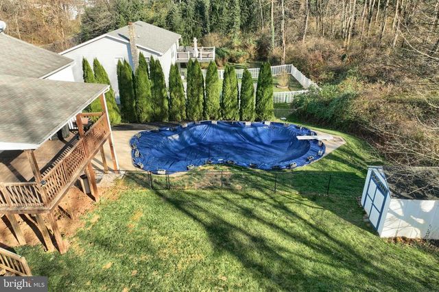 90 IVY DR, Manchester, PA 17345