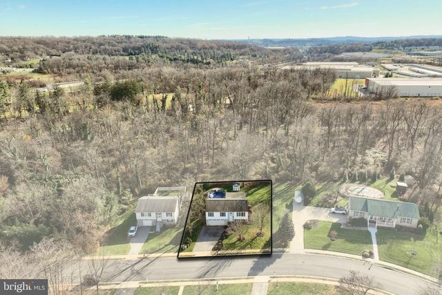 90 IVY DR, Manchester, PA 17345