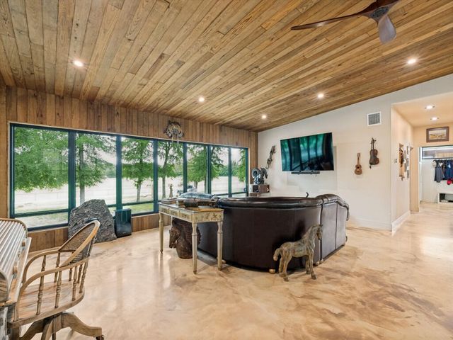 1746 S FM 372, Gainesville, TX 76240