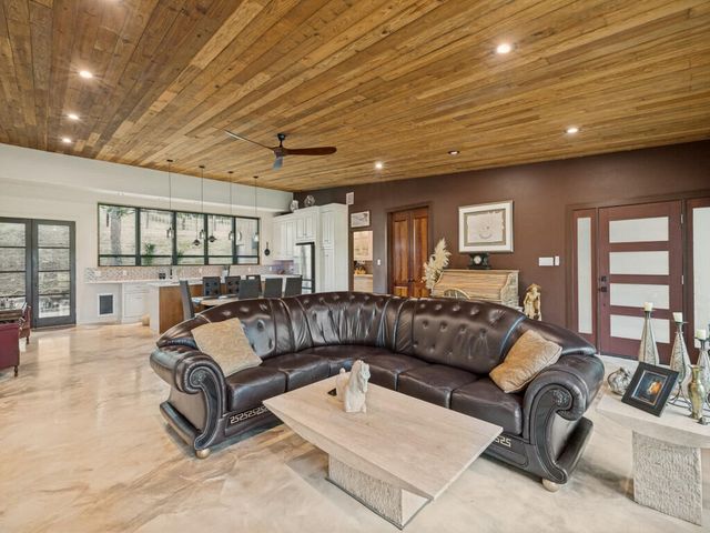 1746 S FM 372, Gainesville, TX 76240