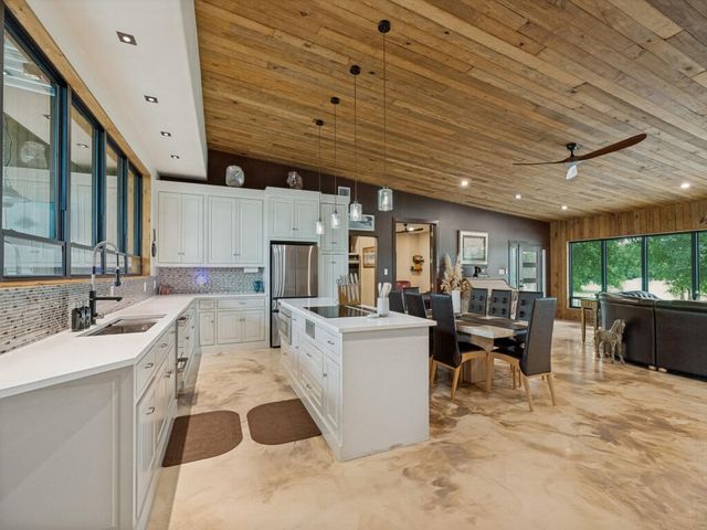 1746 S FM 372, Gainesville, TX 76240