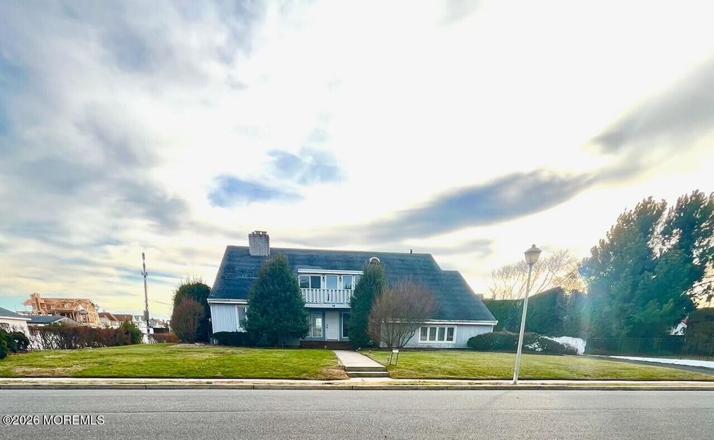 16 Corlies Avenue, Allenhurst, NJ 07711