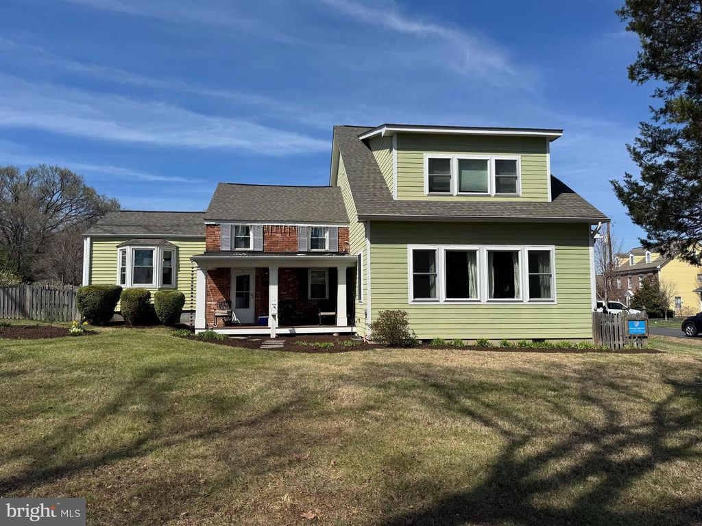 720 PARK AVE, Herndon, VA 20170