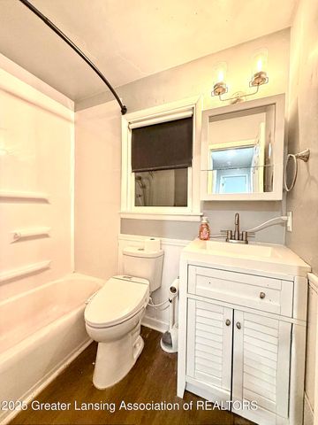 1319 Hillcrest Street, Lansing, MI 48910