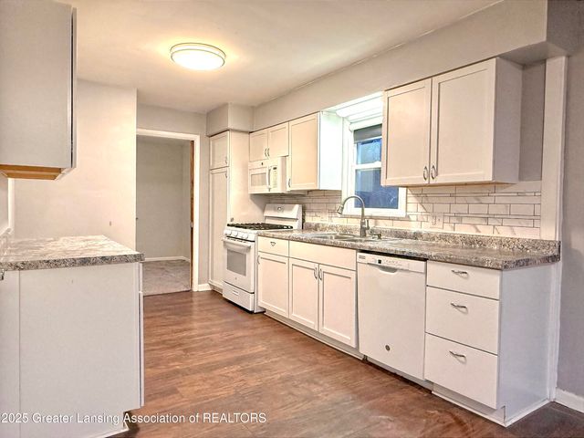 1319 Hillcrest Street, Lansing, MI 48910