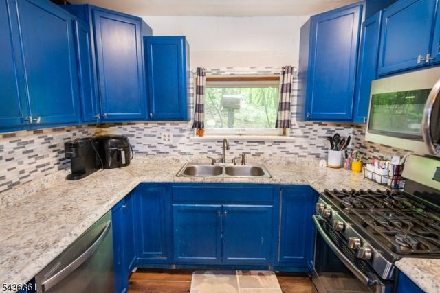 51 Poplar Grove Ter, West Milford Twp., NJ 07480