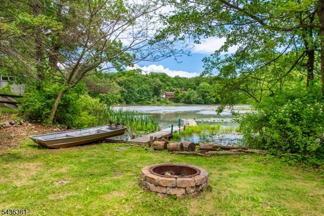 51 Poplar Grove Ter, West Milford Twp., NJ 07480
