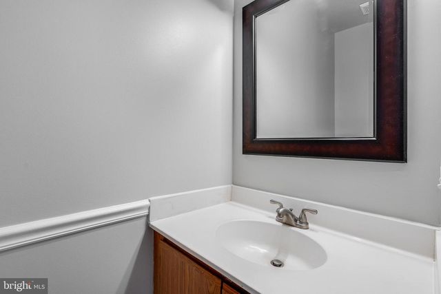 5661 THORNDYKE CT, Centreville, VA 20120