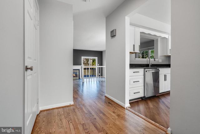 5661 THORNDYKE CT, Centreville, VA 20120