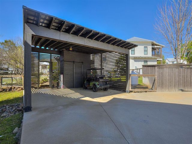 40 Redbud Street, Carlton Landing, OK 74432