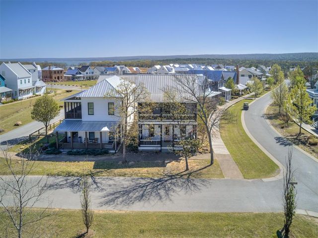 40 Redbud Street, Carlton Landing, OK 74432