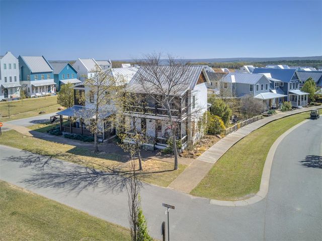 40 Redbud Street, Carlton Landing, OK 74432