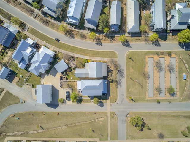 40 Redbud Street, Carlton Landing, OK 74432