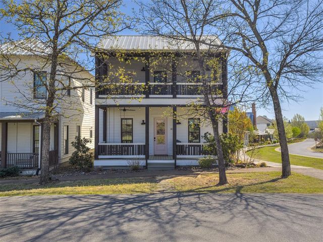 40 Redbud Street, Carlton Landing, OK 74432