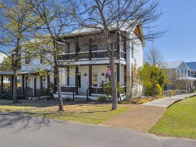 40 Redbud Street, Carlton Landing, OK 74432
