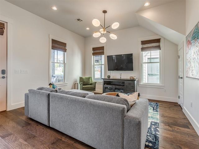 40 Redbud Street, Carlton Landing, OK 74432