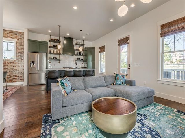 40 Redbud Street, Carlton Landing, OK 74432