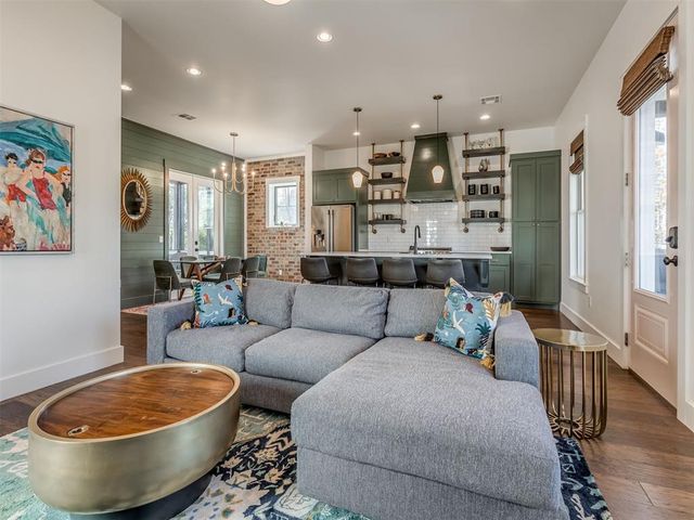 40 Redbud Street, Carlton Landing, OK 74432