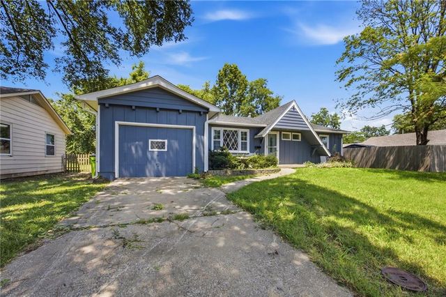 104 Bowman Street, Harrisonville, MO 64701