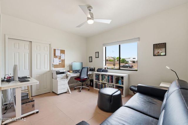 1097 W Corte Del Pintor, Green Valley, AZ 85614