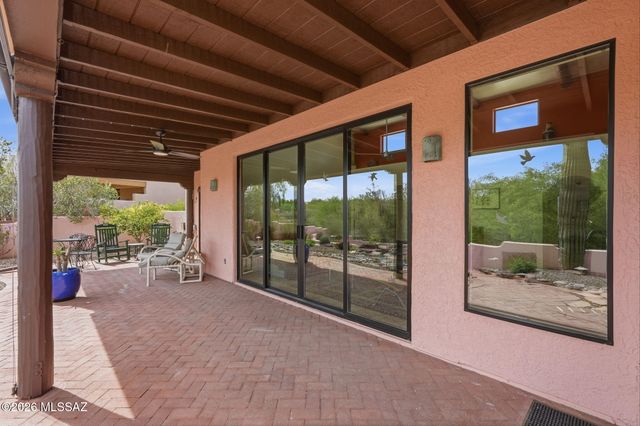 1097 W Corte Del Pintor, Green Valley, AZ 85614
