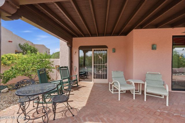 1097 W Corte Del Pintor, Green Valley, AZ 85614