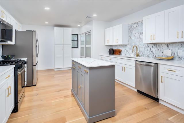 7803 Manassas DR, Austin, TX 78745