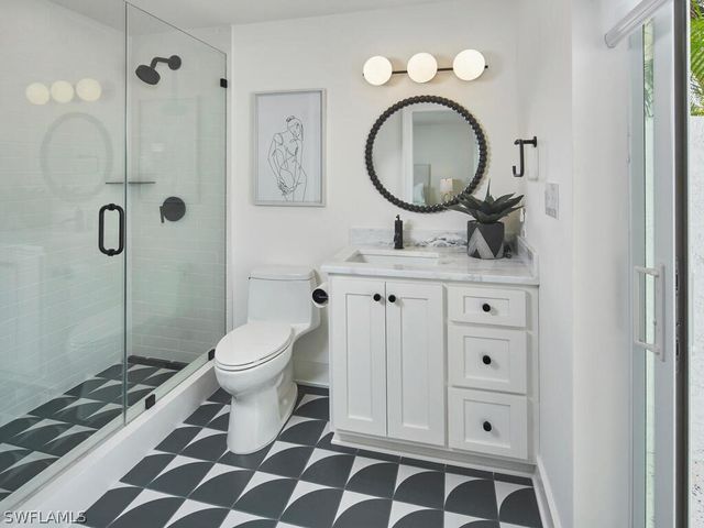 255 2nd AVE S 6, Naples, FL 34102