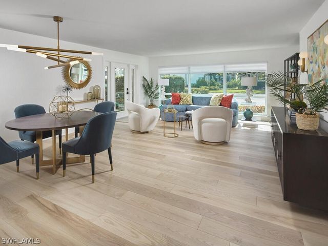 255 2nd AVE S 6, Naples, FL 34102