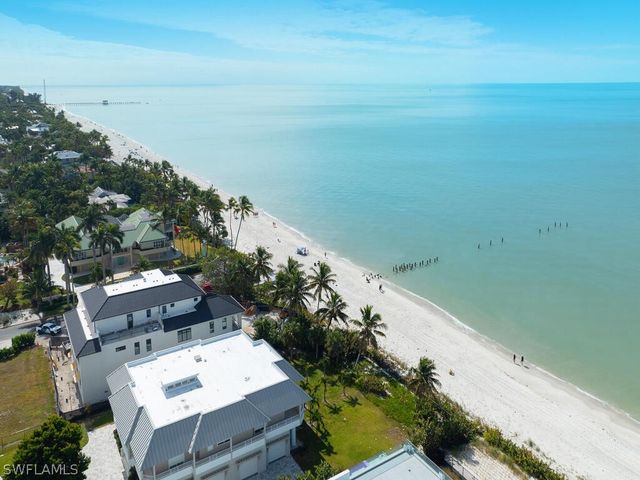 255 2nd AVE S 6, Naples, FL 34102