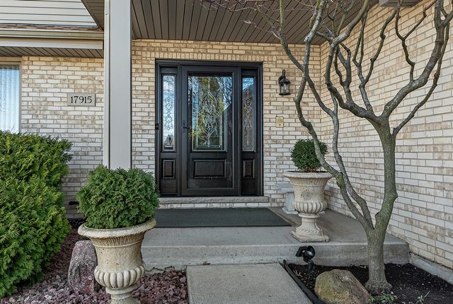 17915 Crooked Creek Court, Orland Park, IL 60467