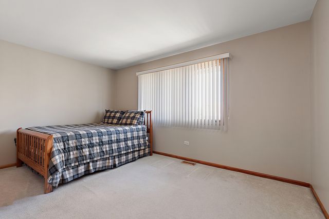 17915 Crooked Creek Court, Orland Park, IL 60467