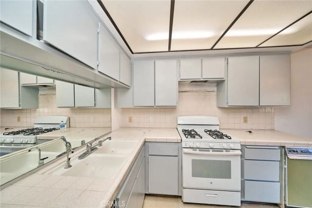 1826 Garvey 9, Alhambra, CA 91803