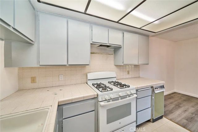 1826 Garvey 9, Alhambra, CA 91803