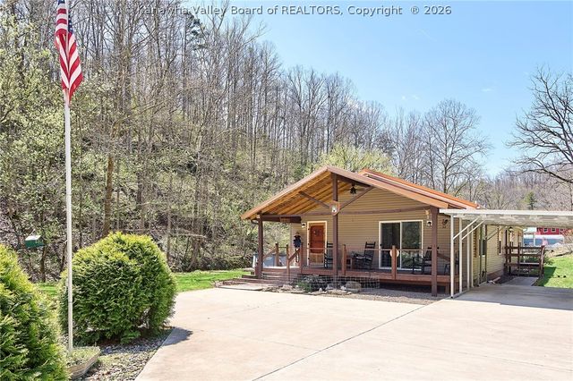 965 McComas Branch Road, Milton, WV 25541
