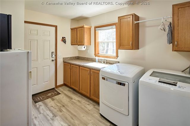 965 McComas Branch Road, Milton, WV 25541