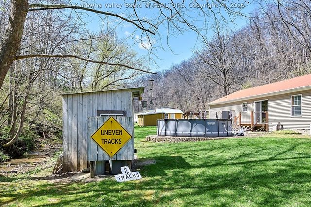 965 McComas Branch Road, Milton, WV 25541