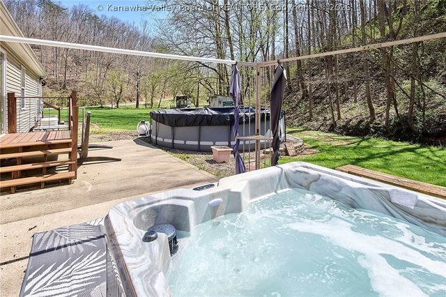 965 McComas Branch Road, Milton, WV 25541