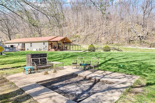 965 McComas Branch Road, Milton, WV 25541