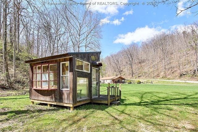 965 McComas Branch Road, Milton, WV 25541