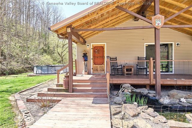 965 McComas Branch Road, Milton, WV 25541