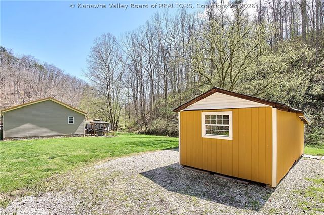 965 McComas Branch Road, Milton, WV 25541