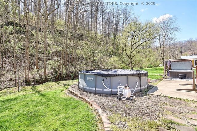 965 McComas Branch Road, Milton, WV 25541