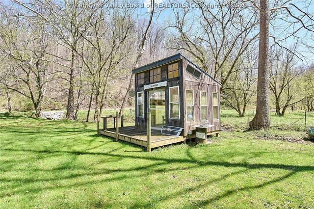 965 McComas Branch Road, Milton, WV 25541