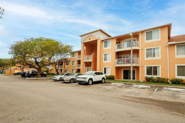 6960 SW 39th E205, Davie, FL 33314