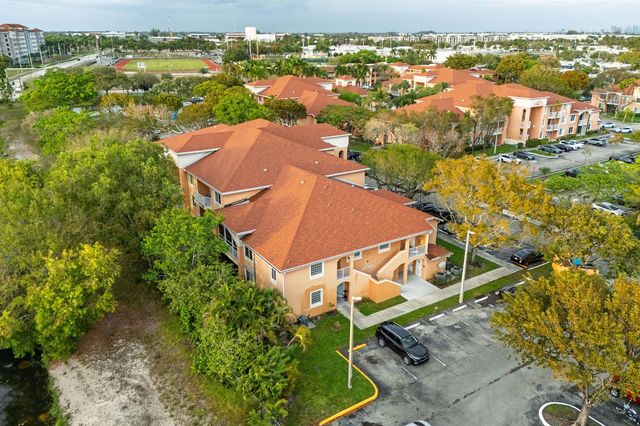 6960 SW 39th E205, Davie, FL 33314