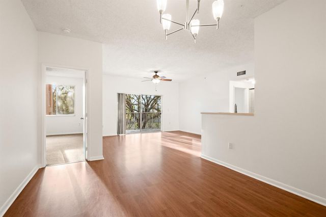 6960 SW 39th E205, Davie, FL 33314