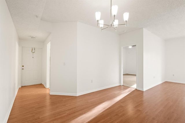 6960 SW 39th E205, Davie, FL 33314