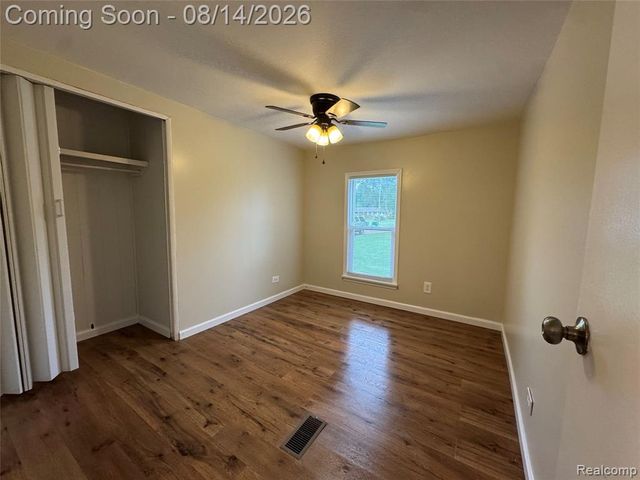28747 West Road, New Boston, MI 48164