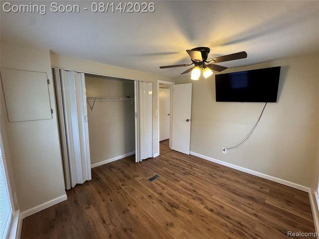 28747 West Road, New Boston, MI 48164